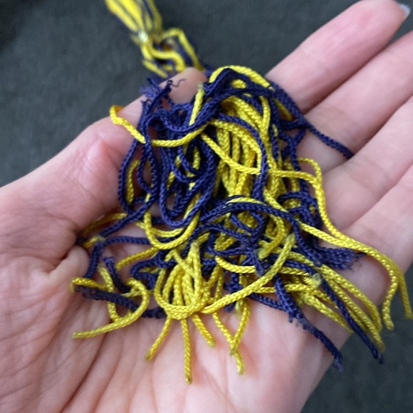 Navy and yellow gold suction cup tassel - Picture 10 of 10